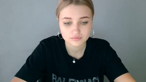 Mia online show from 14, 9, 2025