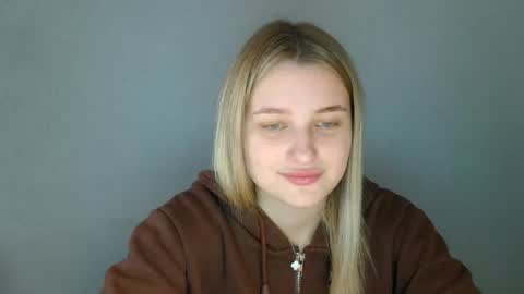 Mia online show from 24, 9, 2025