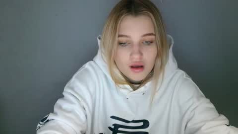 Mia online show from 29, 9, 2025