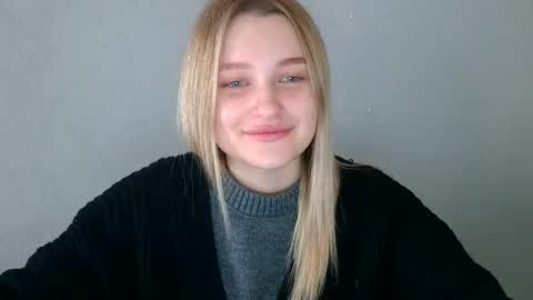 Mia online show from 5, 10, 2025