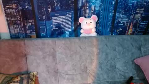 Mia  online show from 28, 4, 2026