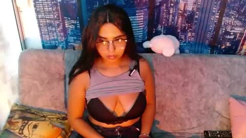 Mia  online show from 29, 4, 2026