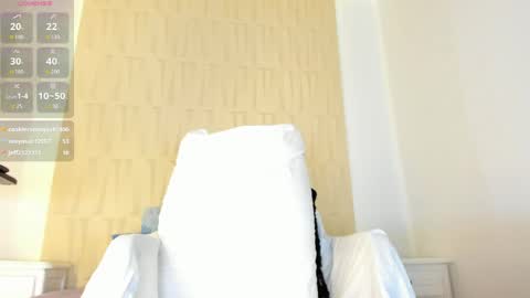 Snapshot of mia_pineda chatting on 5, 4, 2026 Mariana online show from 5, 4, 2026