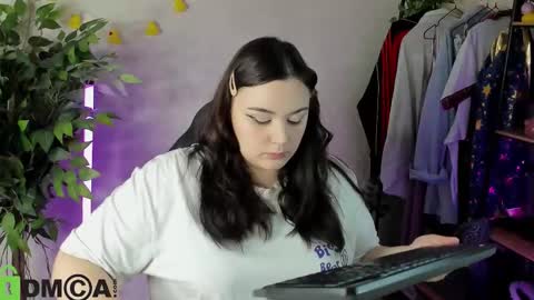 Mia online show from 5, 2, 2026