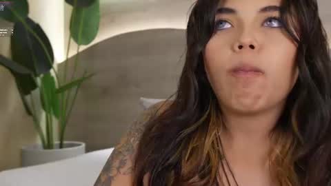 mia_rosalie online show from 18, 6, 2026