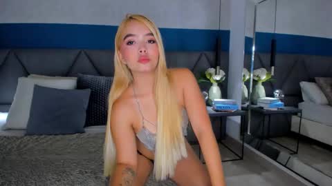 Snapshot of mia_roswell chatting on 24, 9, 2025 MIA online show from 24, 9, 2025
