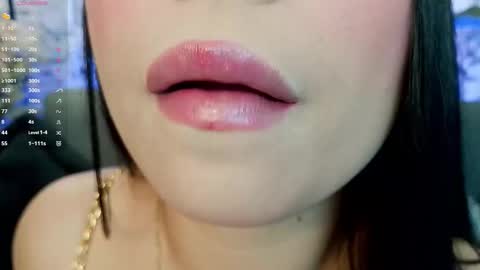 Mia online show from 4, 12, 2025