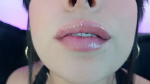 Snapshot of mia_roux1 chatting on 14, 5, 2026 Mia online show from 14, 5, 2026