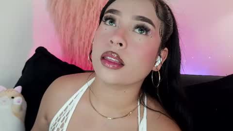 Snapshot of mia_roux1 chatting on 25, 6, 2026 Mia online show from 25, 6, 2026