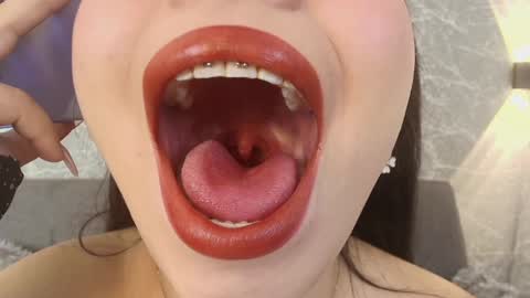 Mia Roux online show from 10, 1, 2025