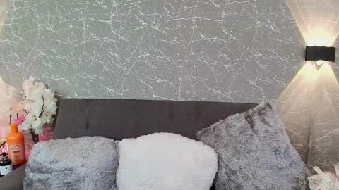 Mia Roux online show from 16, 1, 2025