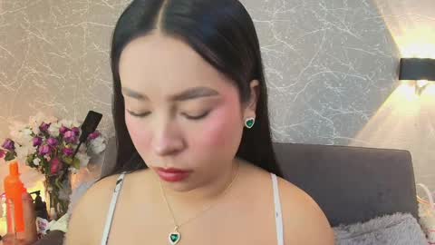 Mia Roux online show from 24, 2, 2025