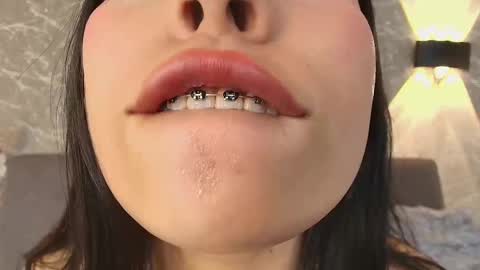 Mia Roux online show from 27, 2, 2025