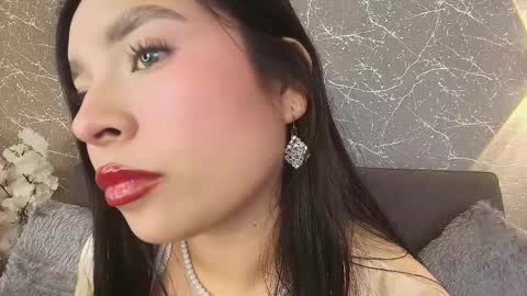 Mia Roux online show from 1, 3, 2025