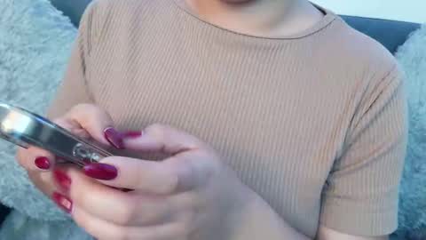 Mia Roux online show from 27, 9, 2025