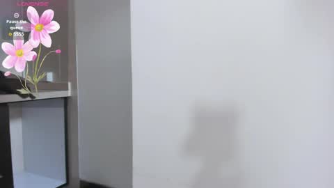 M I A online show from 17, 4, 2026