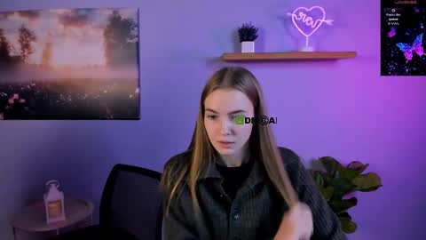 Snapshot of mia_starrr_ chatting on 10, 11, 2025 mia_starrr_ online show from 10, 11, 2025