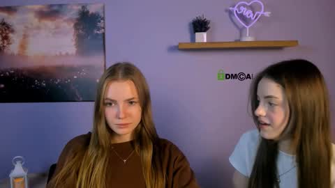 Snapshot of mia_starrr_ chatting on 11, 11, 2025 mia_starrr_ online show from 11, 11, 2025