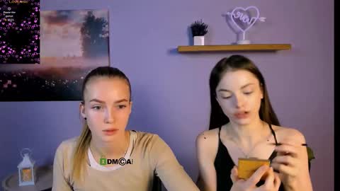 Snapshot of mia_starrr_ chatting on 12, 11, 2025 mia_starrr_ online show from 12, 11, 2025