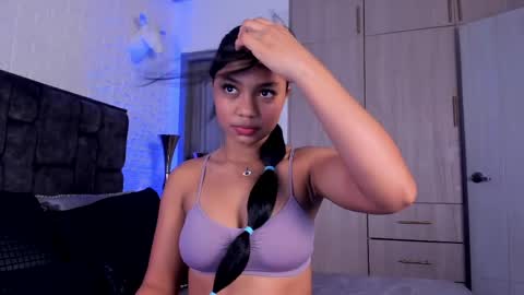 Mia steele online show from 13, 4, 2026
