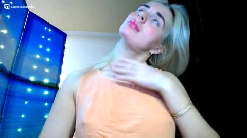 Mia. online show from 8, 12, 2024