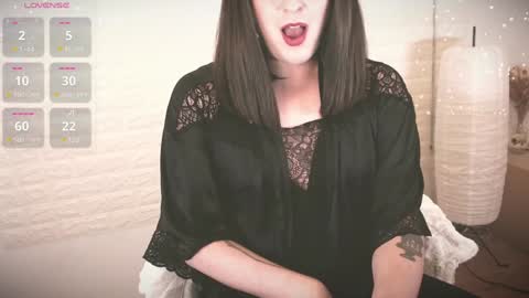 Snapshot of mia_wallase chatting on 28, 12, 2024 mia_wallase online show from 28, 12, 2024