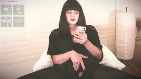 Snapshot of mia_wallase chatting on 1, 2, 2025 mia_wallase online show from 1, 2, 2025