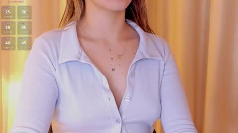 Mia White  online show from 24, 3, 2026