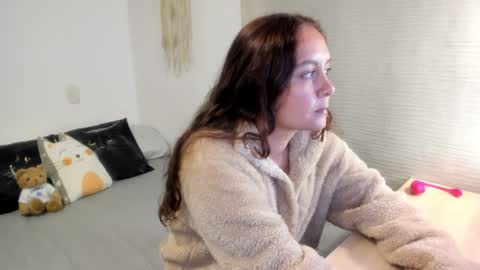 Snapshot of mia_xgray chatting on 8, 2, 2025 Mia   online show from 8, 2, 2025