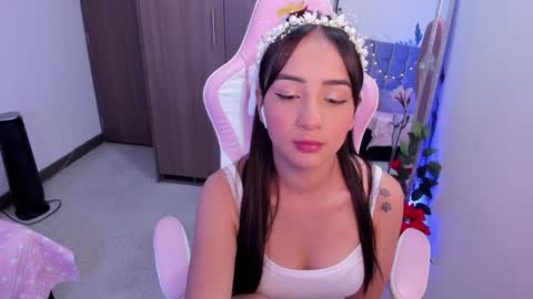 mia  nicolle online show from 16, 1, 2025