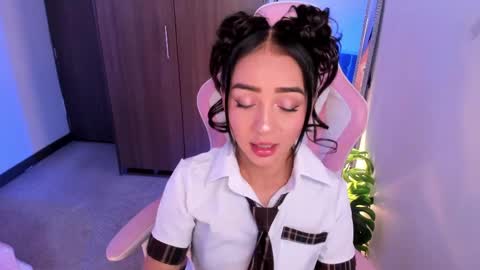 Snapshot of miaa_06 chatting on 15, 5, 2026 mia nicolle online show from 15, 5, 2026