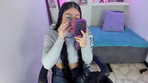 Snapshot of miaa_scott chatting on 17, 9, 2025 online show from 17, 9, 2025