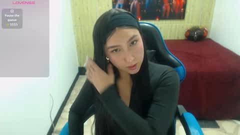 Snapshot of miaa_scott chatting on 21, 11, 2025 online show from 21, 11, 2025