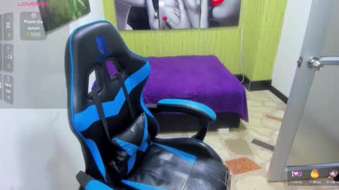 Snapshot of miaa_scott chatting on 29, 11, 2025 online show from 29, 11, 2025