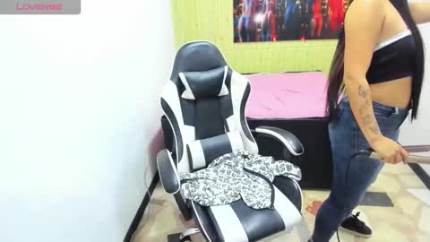 Snapshot of miaa_scott chatting on 2, 12, 2025 online show from 2, 12, 2025