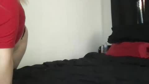 Mia Moji online show from 1, 12, 2025