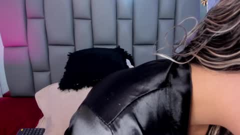 Mia online show from 10, 3, 2025