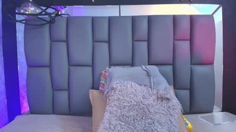 Mia online show from 18, 9, 2025