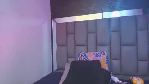 Mia online show from 24, 11, 2025