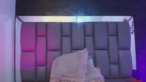 Mia online show from 10, 2, 2026