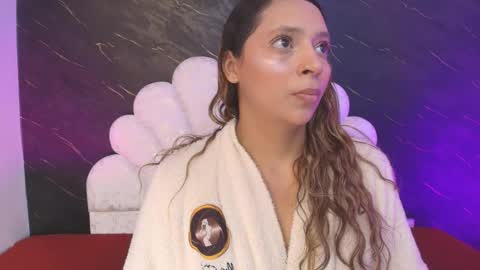 Mia online show from 8, 4, 2026