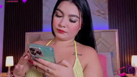 Miaa Farrel online show from 2, 7, 2026