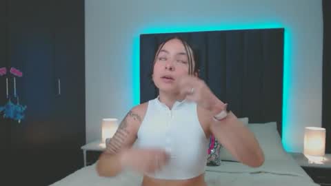 miaandnaty1 online show from 27, 1, 2025