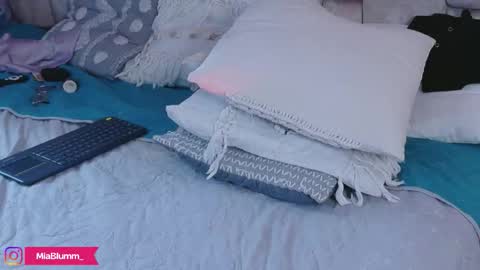 miablumm_ online show from 25, 3, 2026