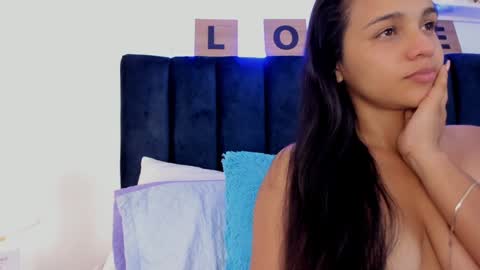 Snapshot of miabrunette23 chatting on 12, 1, 2025 MIA online show from 12, 1, 2025