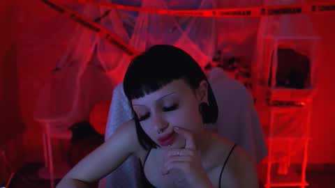 MiaCain online show from 20, 10, 2025