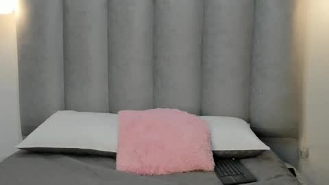 miacleark online show from 19, 11, 2025