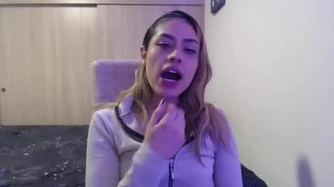 Snapshot of miacollings1 chatting on 22, 11, 2025 Miia online show from 22, 11, 2025