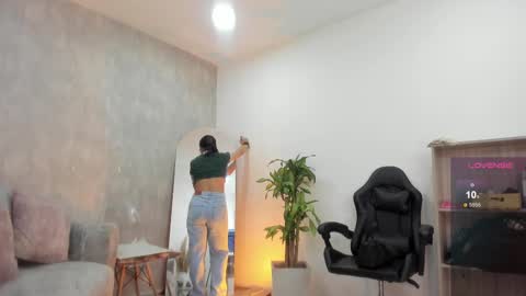 Snapshot of miacoopersx chatting on 4, 10, 2025 miacooper online show from 4, 10, 2025