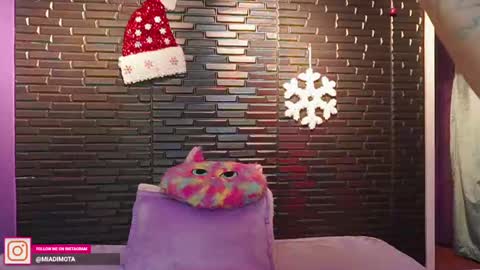 Snapshot of miadimota chatting on 7, 12, 2024 Mia online show from 7, 12, 2024